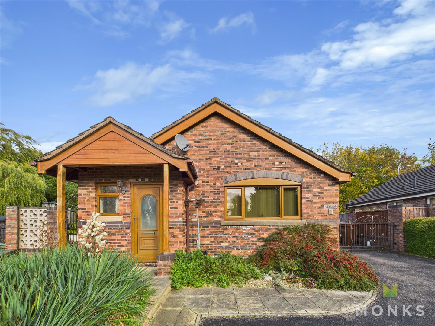 2 Rhyd Galed, Oswestry, SY11 3NY For Sale